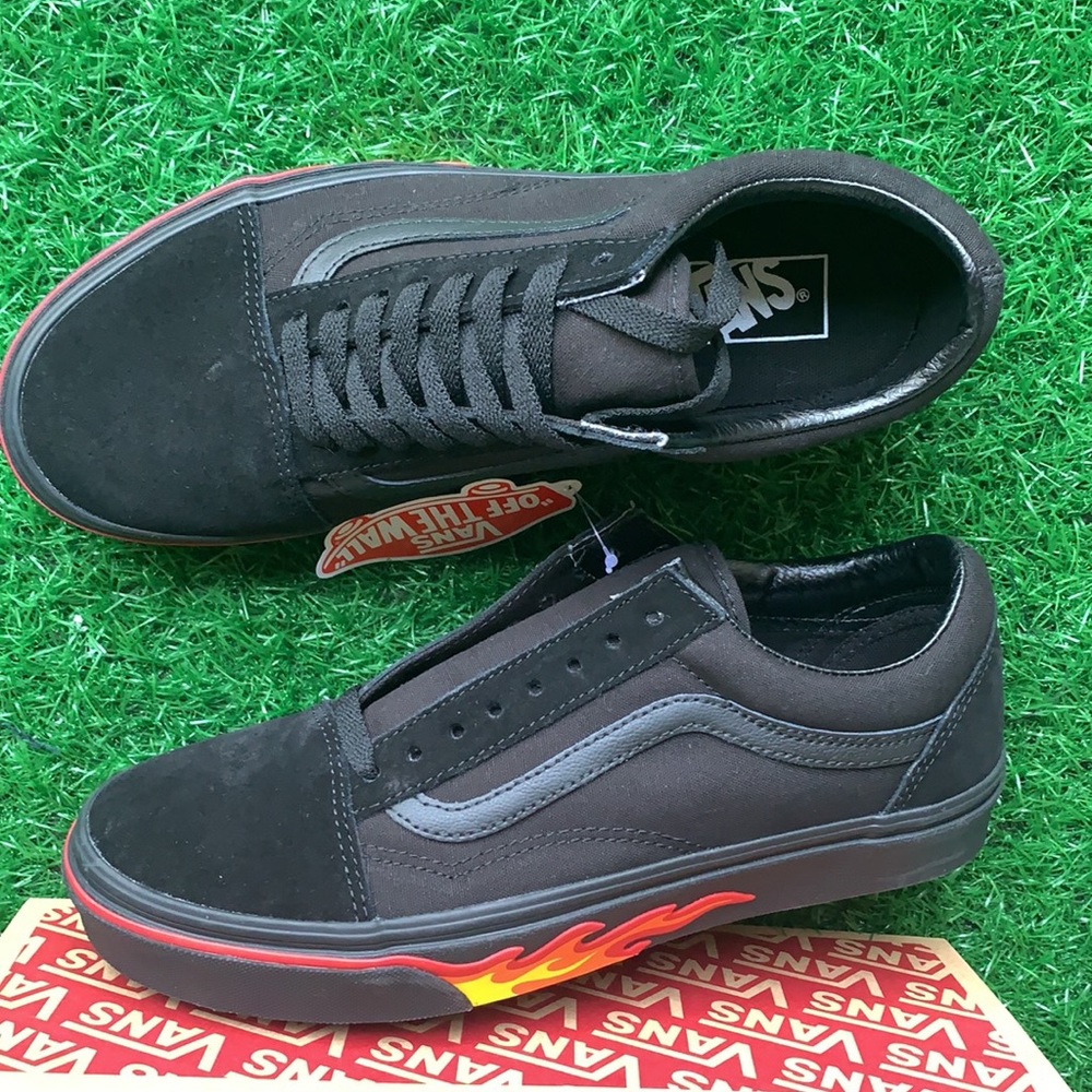 VANS MEN’S OLD SKOOL FLAME WALL Black/Black Old Skool
(Flame Wall) 
VN0A38G1Q8Q - Picture 13 of 16